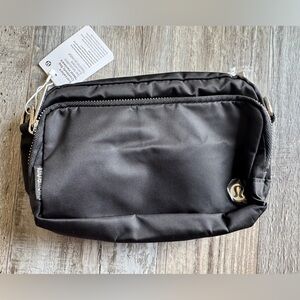 Lululemon Everywhere Crossbody Bag 2L Metal Hardware